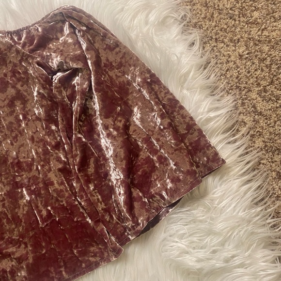 AMERICAN EAGLE PINK VELVET COLD SHOULDER TOP - Picture 3 of 9